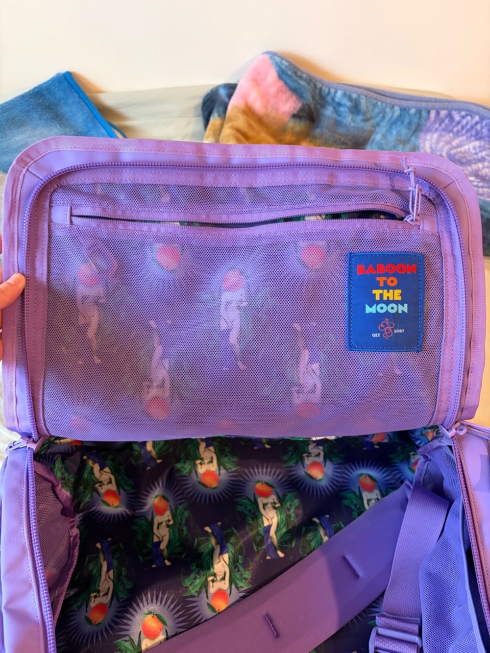 Baboon to the Moon 32L Bag with Adjustable Backpack Straps - Picture 5 of 7